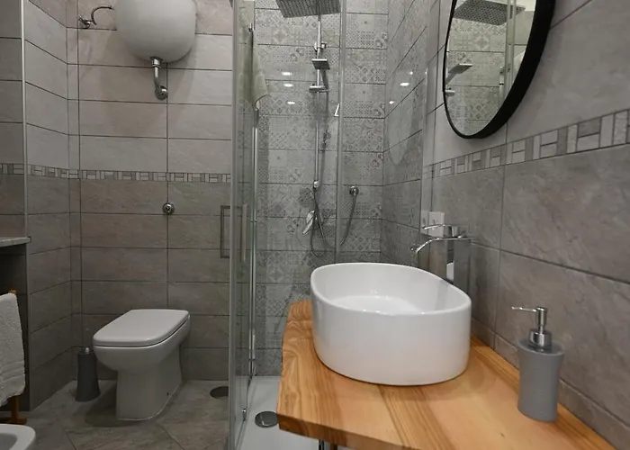 One House Apartment *