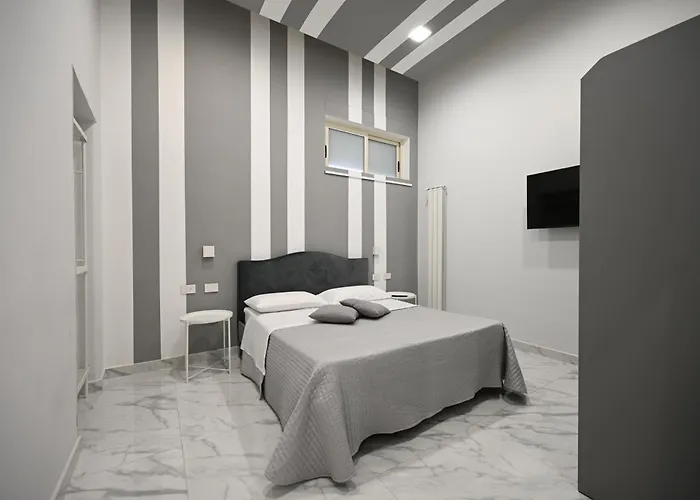 One House Apartment *