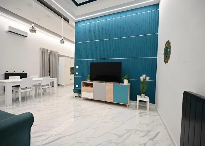 One House Apartment *